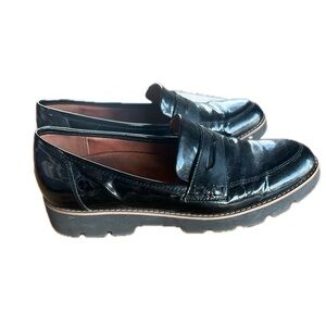 VIONIC Black patent leather lug sole penny loafers SZ 9.5